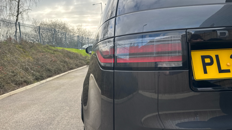 Land Rover Discovery 3.0 D300 R-Dynamic HSE 5dr Auto Diesel Station Wagon